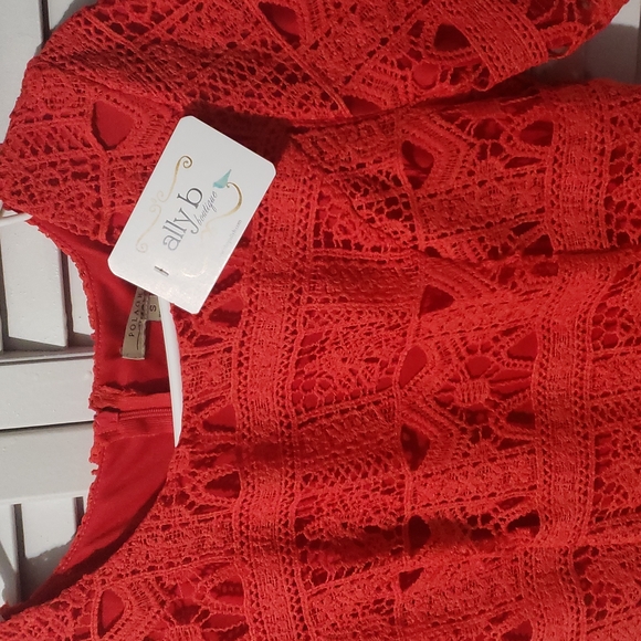 Dress - Picture 3 of 3